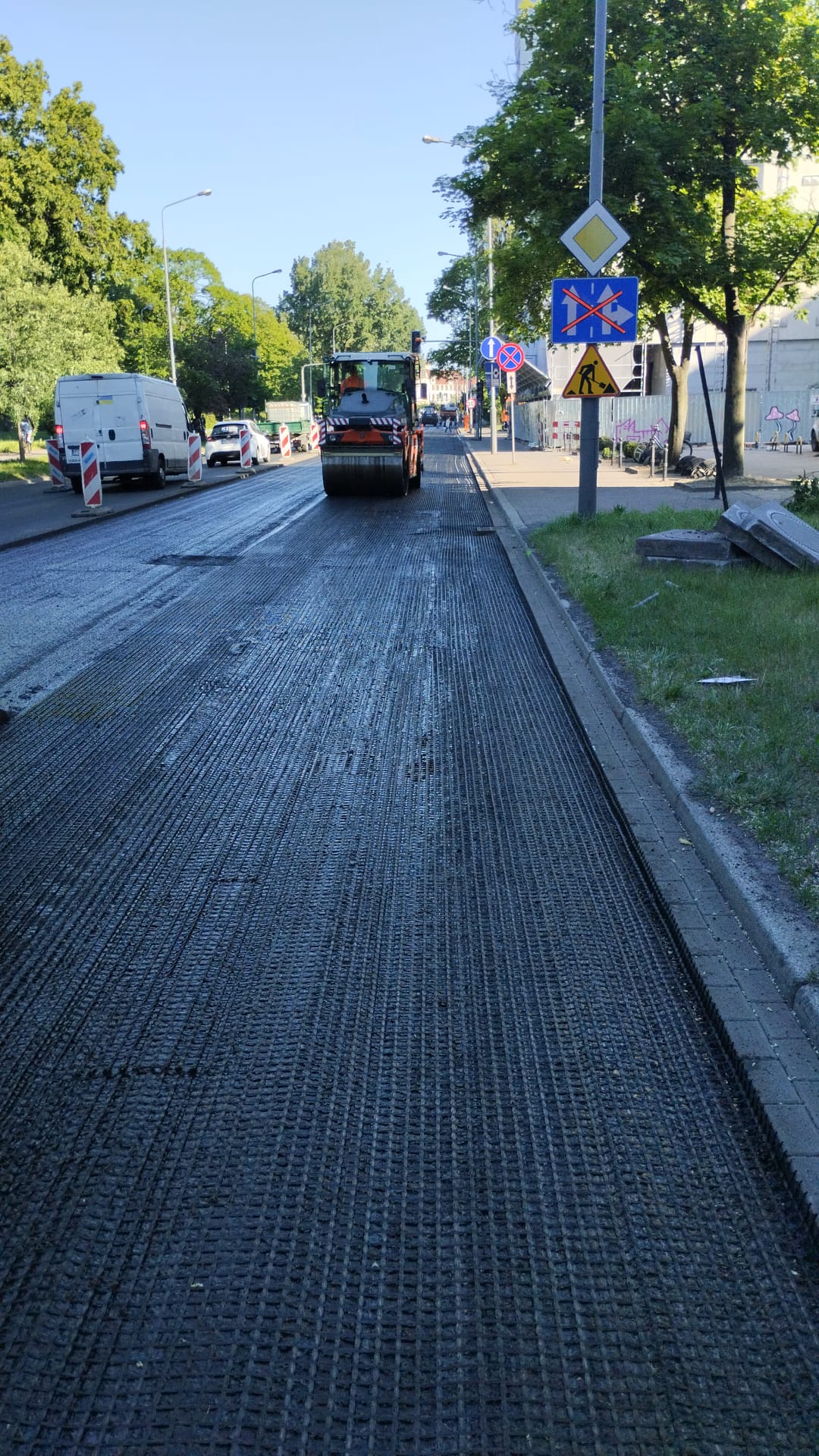 Al. Niepodległości